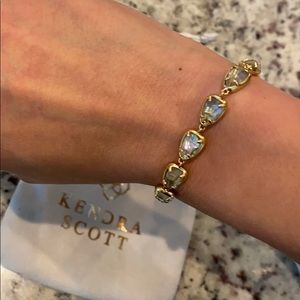 Beautiful Kendra Scott rose gold bracelet